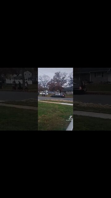 Guy hands out Holloween candy in a hearse. #candy #holloween #hearse #grimreaper