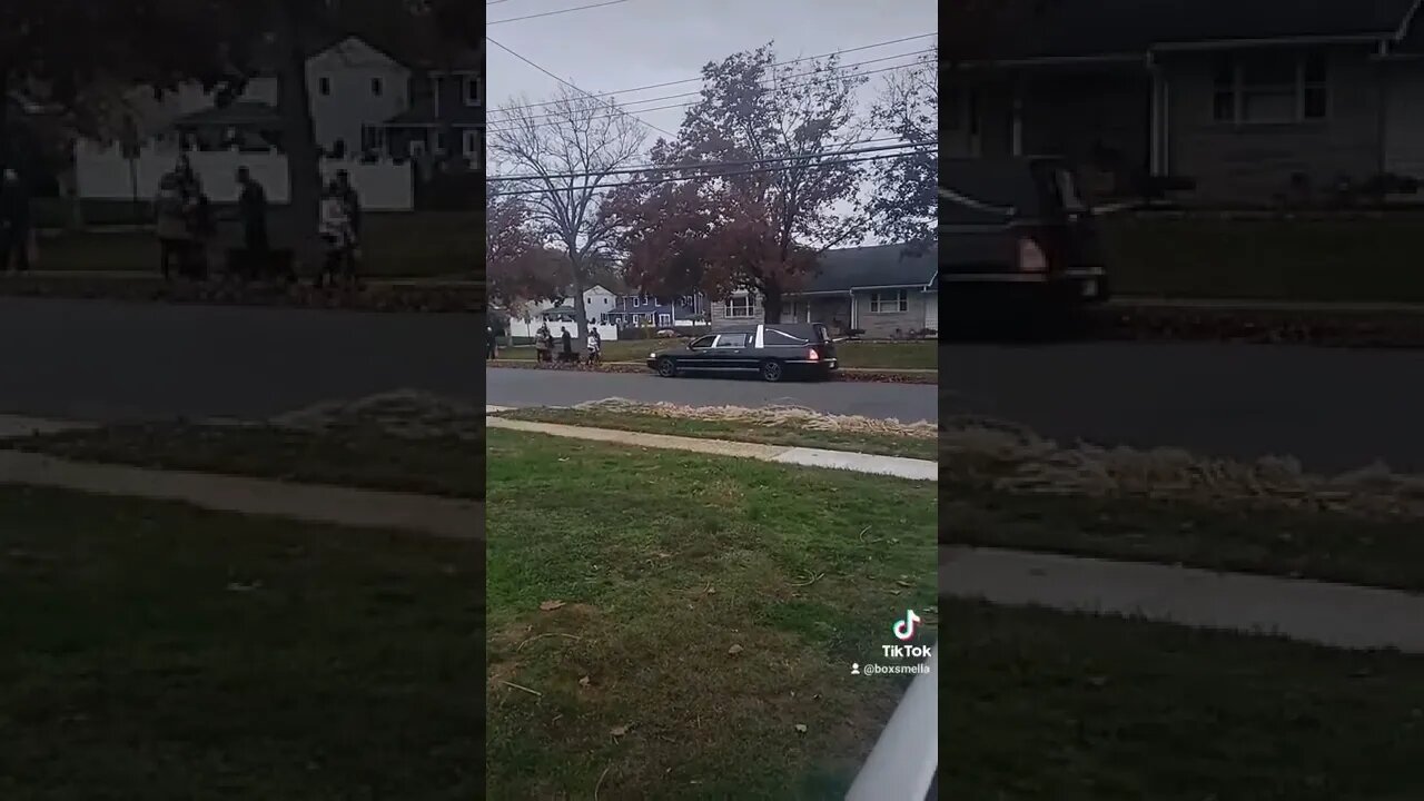 Guy hands out Holloween candy in a hearse. #candy #holloween #hearse #grimreaper