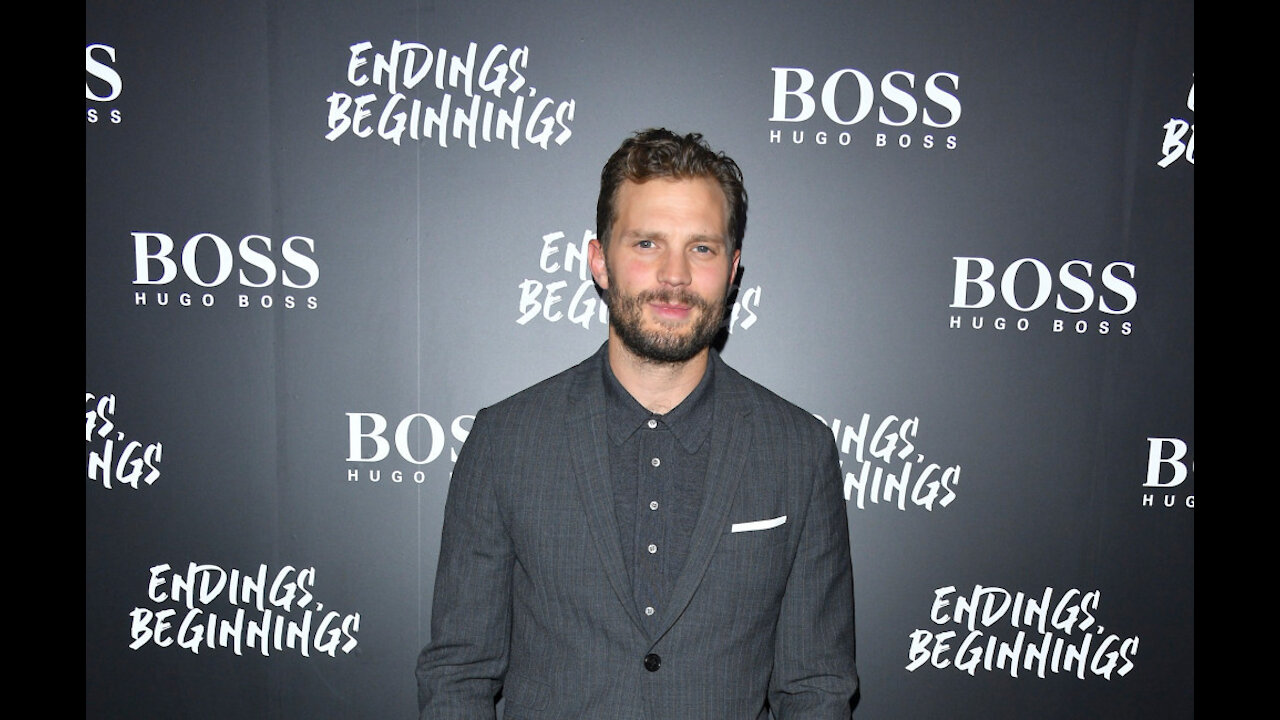 Jamie Dornan sings sad songs in shower