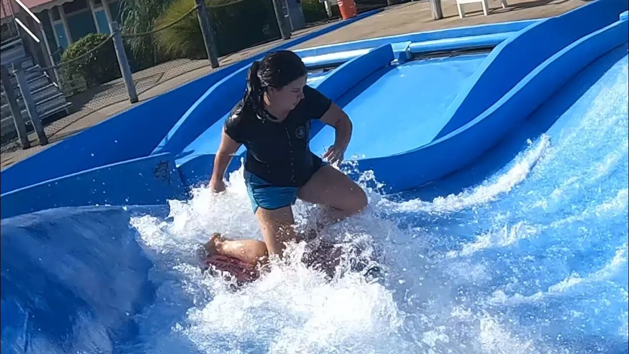 flowrider - Ellen "hollywood" at Soak City, Kings Island (2022)