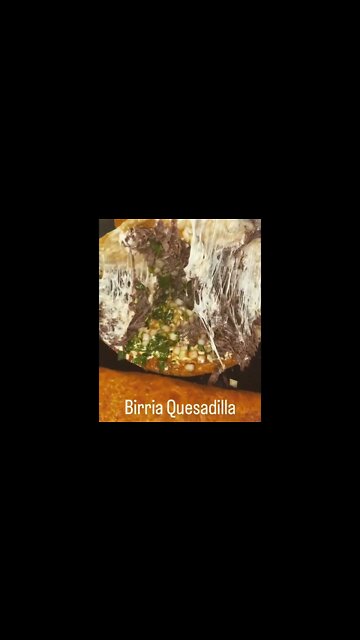 Birria quesadilla | @birrieriadimas on IG 🐂🧀 #shorts #birria #quesadilla
