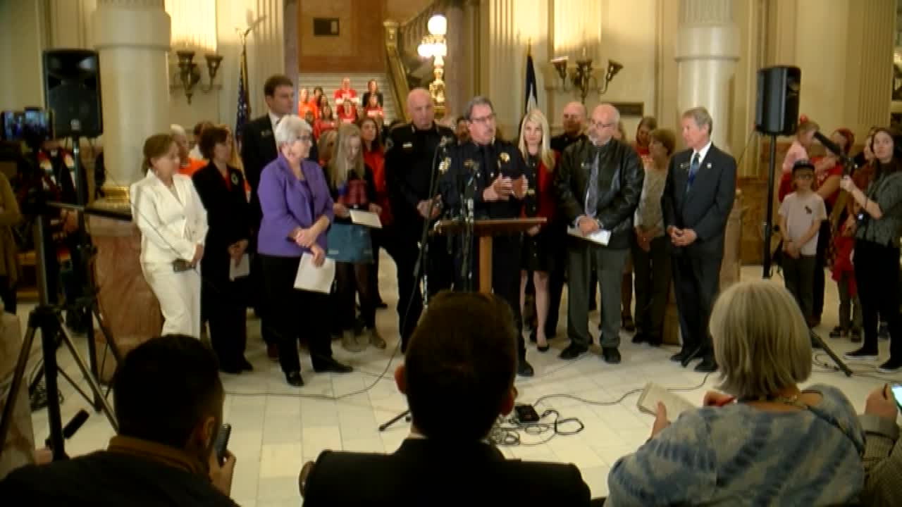 Full news conference: Colorado Democrats, law enforcement officers unveil new red flag gun violence bill