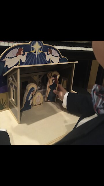 Gifted Child plays Away in a Manger