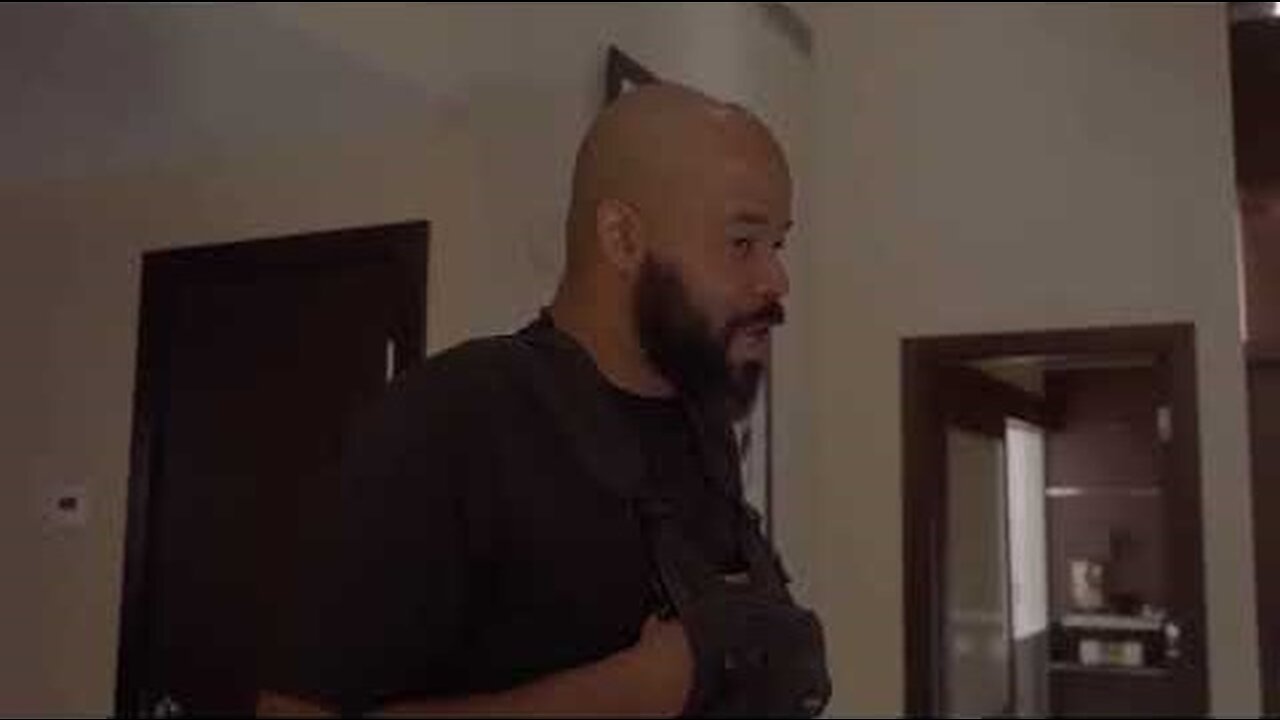 BASED Security Guard Surprises SNEAKO