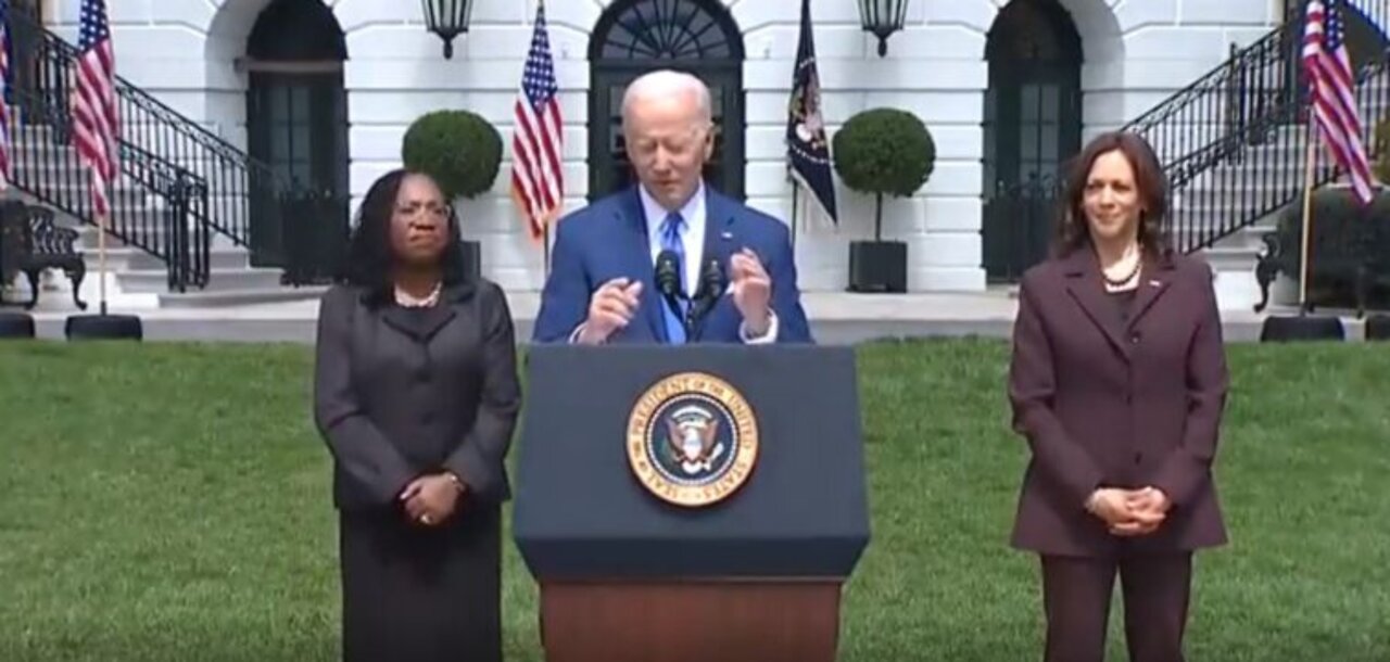 Joe Biden’s Brain Glitches Out at KBJ Ceremony, Starts Rambling About Xi Jinping and the Himalayas