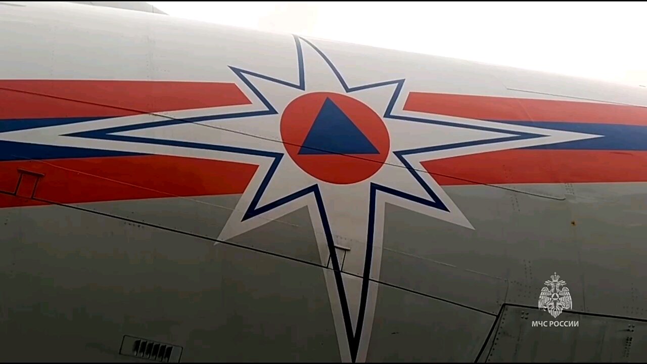 The Ilyushin Il-76 of EMERCOM is flying to with the effects of the Ukrainian bombing of Belgorod.