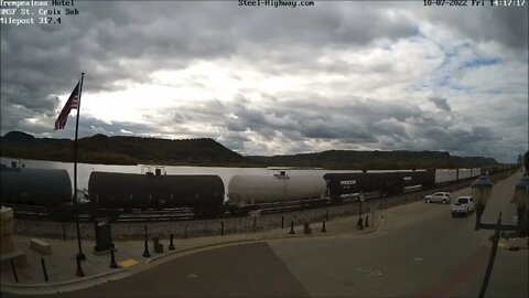 BNSF H1 Leading WB Manifest at Trempeateau, WI on October 7, 2022