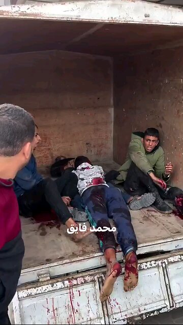 Truck full of Palestinians bleeding and in pain 😞😞 ⏬Read description