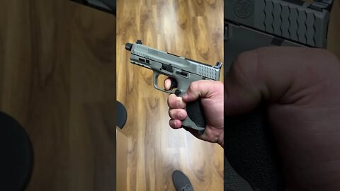 @Smith & Wesson Inc. M&P Bull shark#pewpew #pistol #bullshark #new