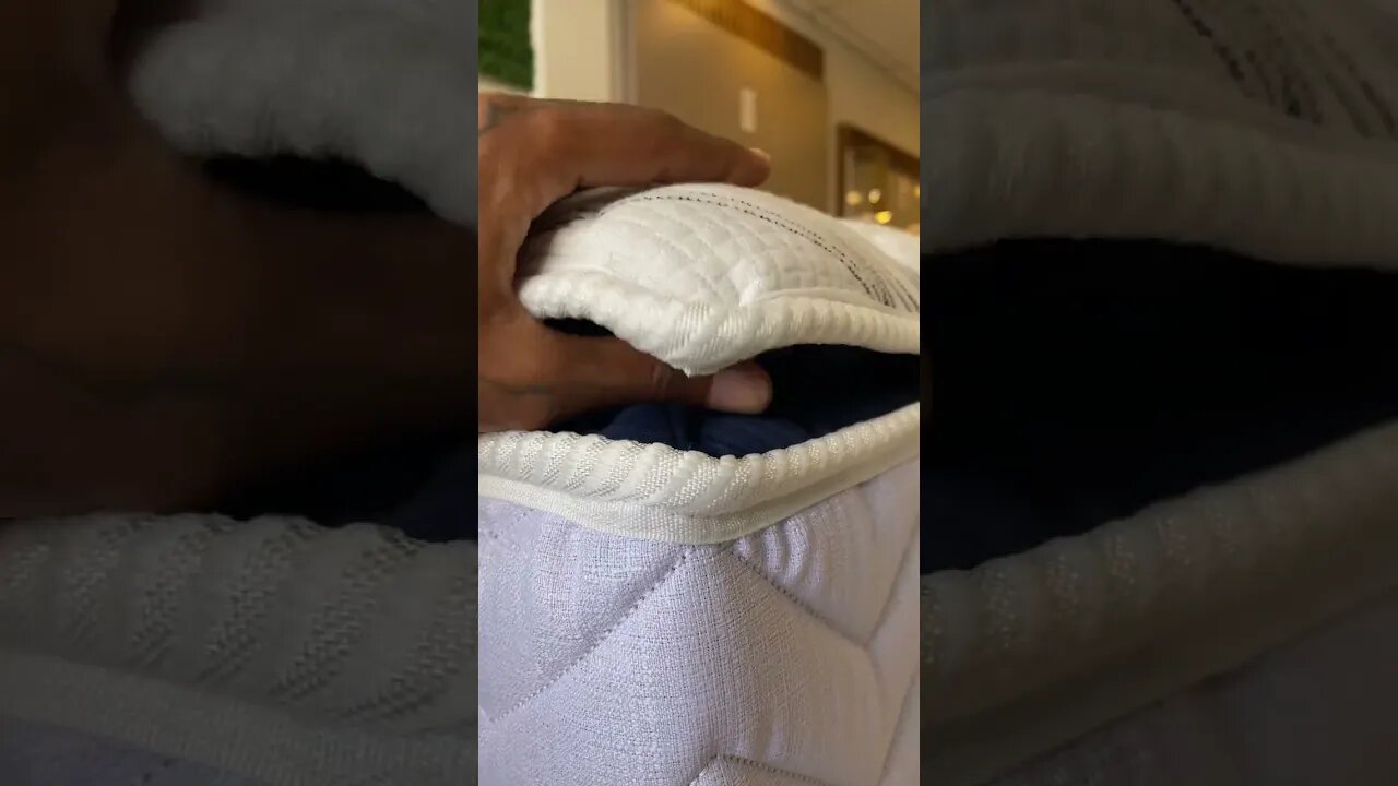 O Colchão Blue Casal Paropas de Molas Pocket com Pillow Top possui espuma D33