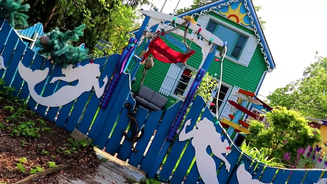 Grimsby beach park, walking through colourful homes