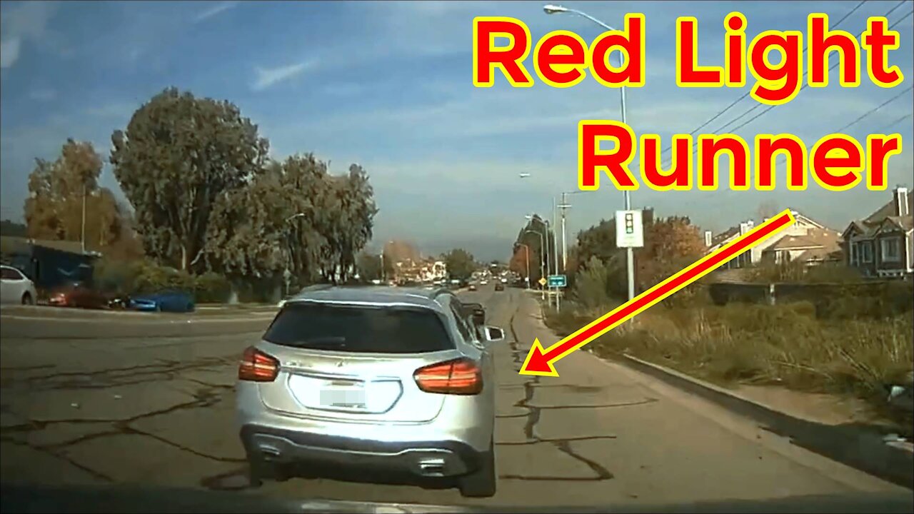 Red light runner almost causes an accident. 12.02.2021 — FREMONT, CA