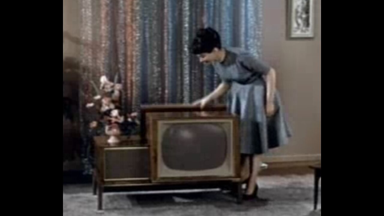Folding Up The TV - Jam Handy - Free