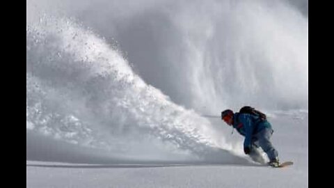 Terrible avalanche dans les Pyrénées, le rider survit