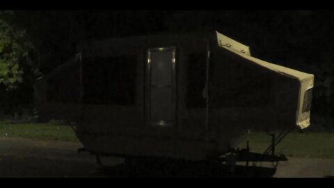 Palomino Manual Raise Pop-Up Camper Overnight