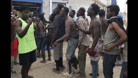 Asalto violento a la valla de Melilla: varios inmigrantes muertos y centenares de agentes heridos