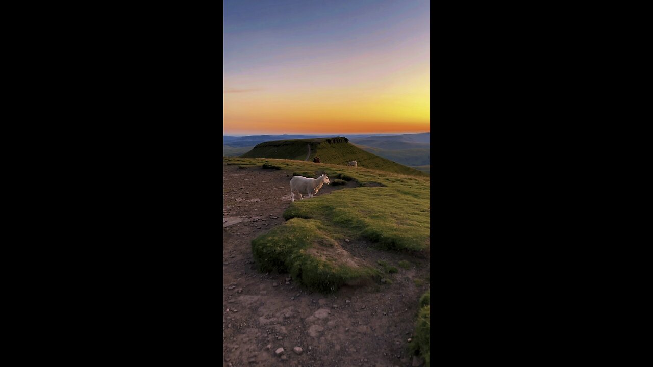 Hiking to Penny Y Fan