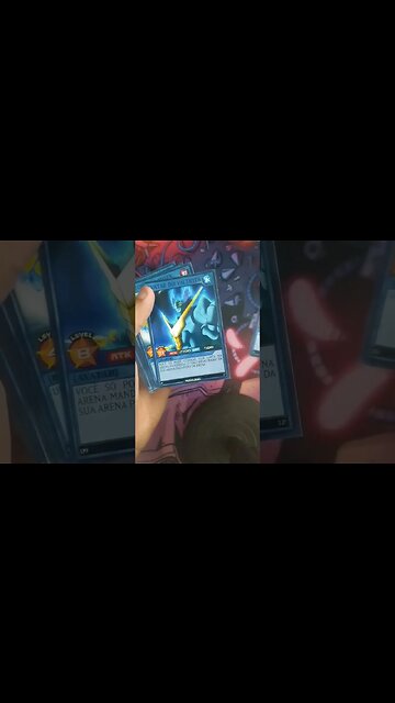 abrindo figurinhas do valt aoi #beyblade #beybladeburst #valt