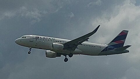 Airbus A320 PR-TYF vindo de Guarulhos para Manaus