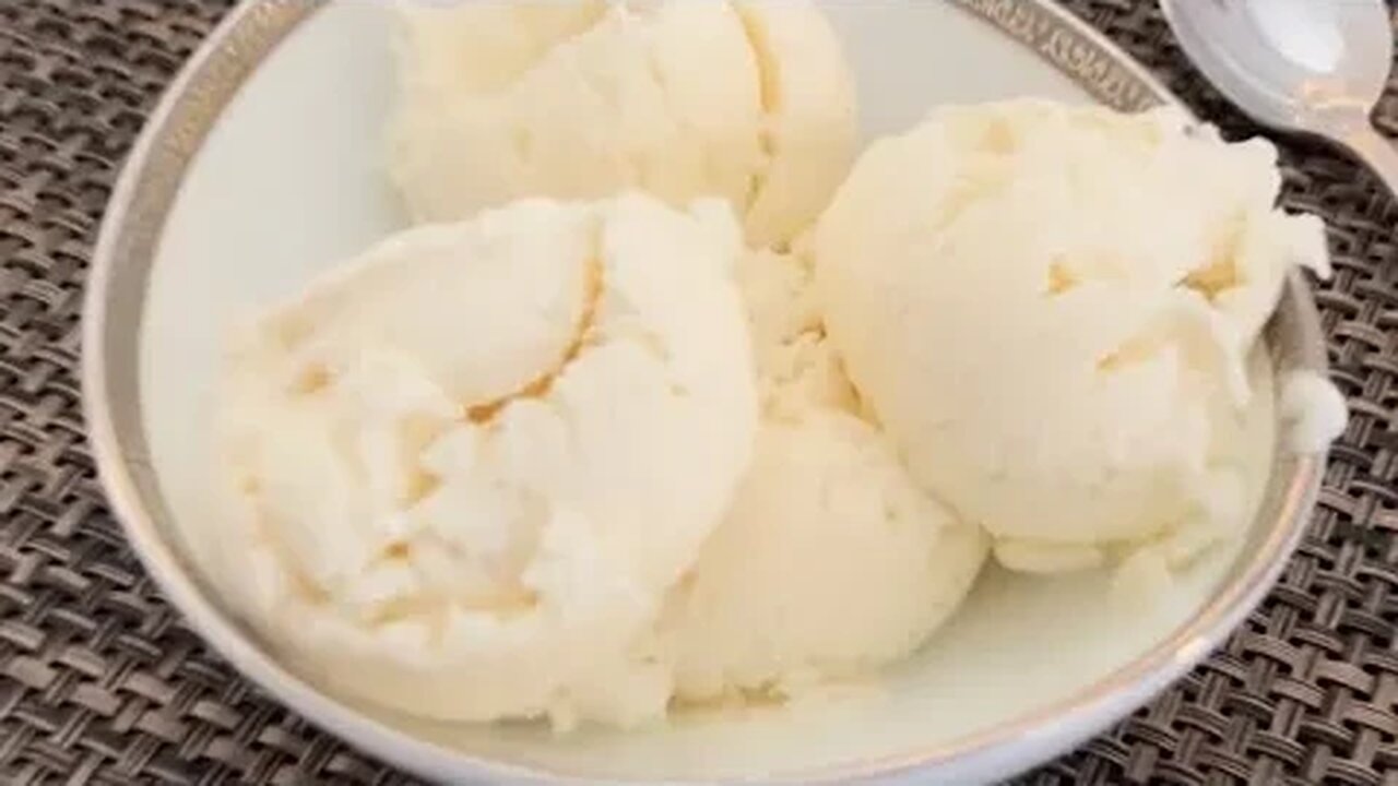 Coconut ice cream with coconut pieces