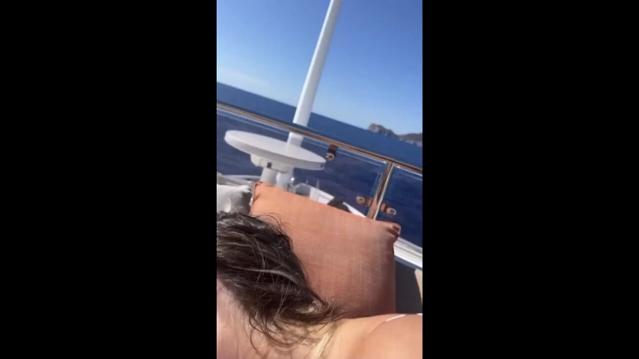 😈 CONNOR McGregor posted blowjob video on Private Yacht