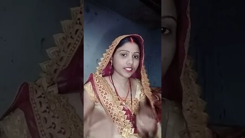 रील बनी मंदिर के गेट पर जीजा