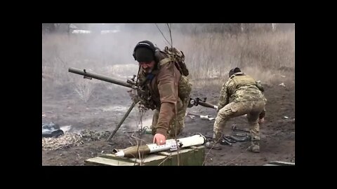 ★★★ Ukrainian Defenders Bombard Advancing Russians