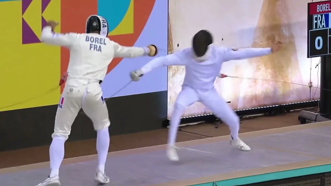 Epee Fencing - Strategies - Center of weight shifts! | Borel Y vs Loyola N