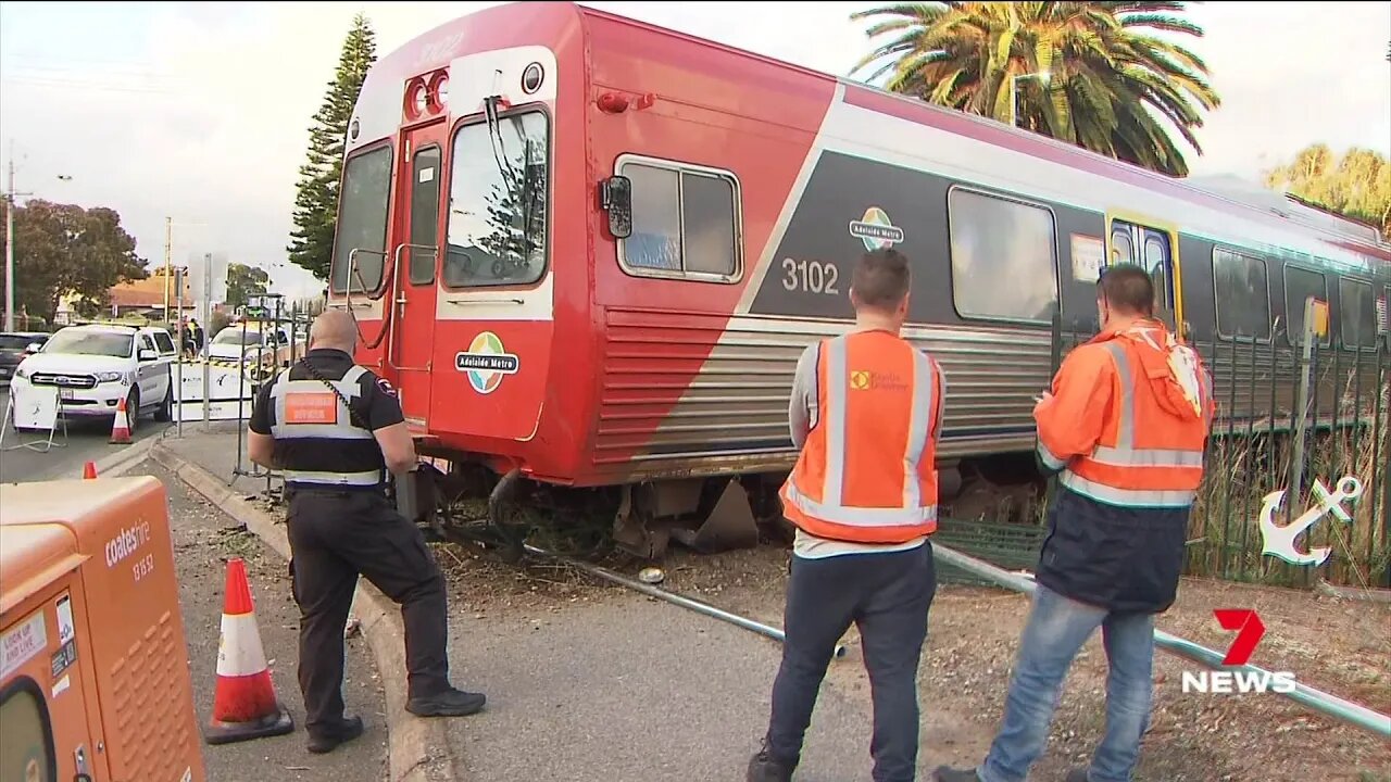 7 News Adelaide - Train Collision at Grange (23/11/2022)