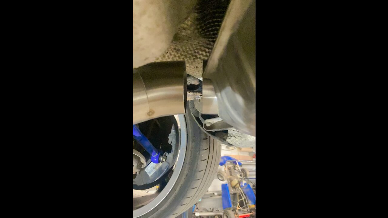 Amazing sound from this bmw 335d exhaust