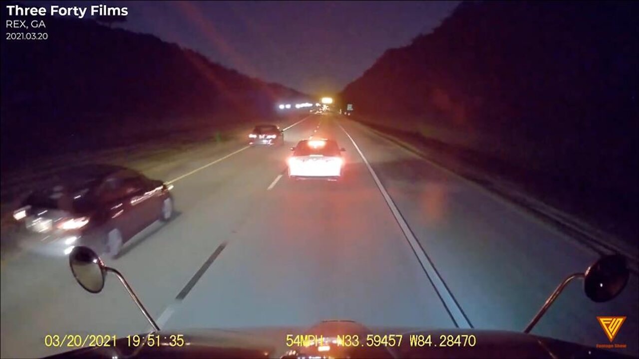 texting driver brake checks semi truck 2021.03.20 — REX, GA