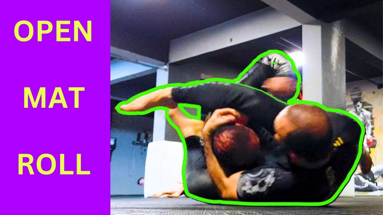 Powerful Blue Belt VS Purple Belt: NoGi Open Mat Roll