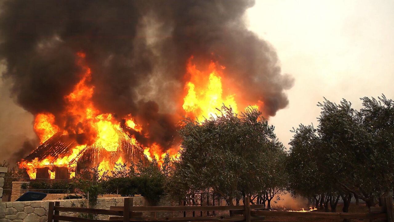 500,000 Californians in the dark as fires rage nearby