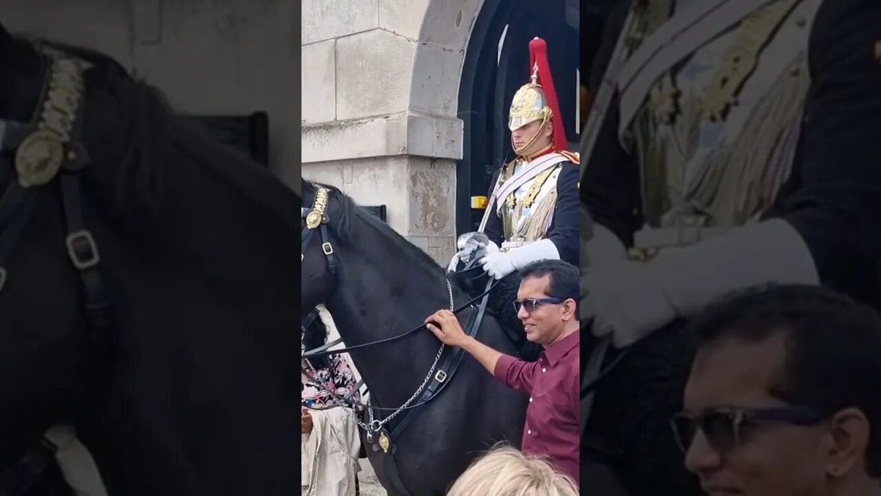 Sign has no effect #horseguardsparade