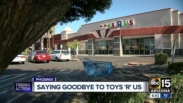 Many Toys R US locations are closing, so customers are cashing in on deals