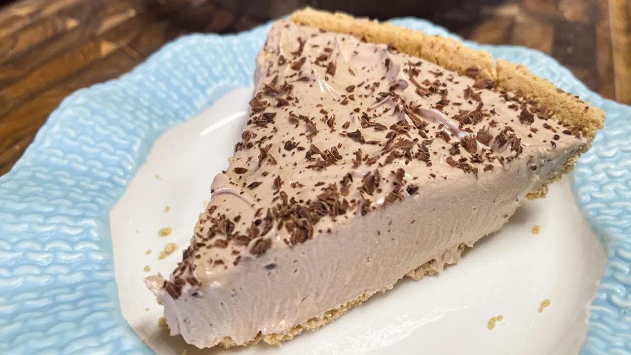 No Bake NUTELLA PIE, 5 Ingredient Dessert