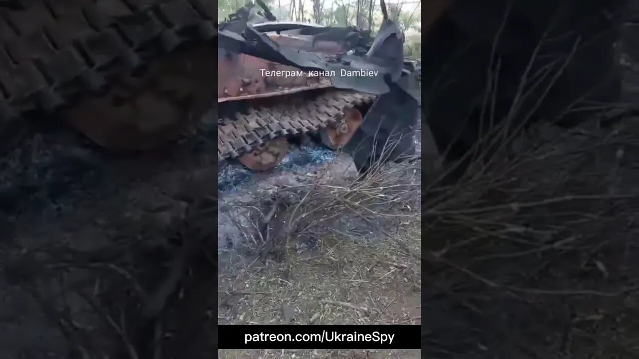 Destroyed Ukrainian 152-mm self-propelled howitzer "Akatsiya". Exploded with ammunition