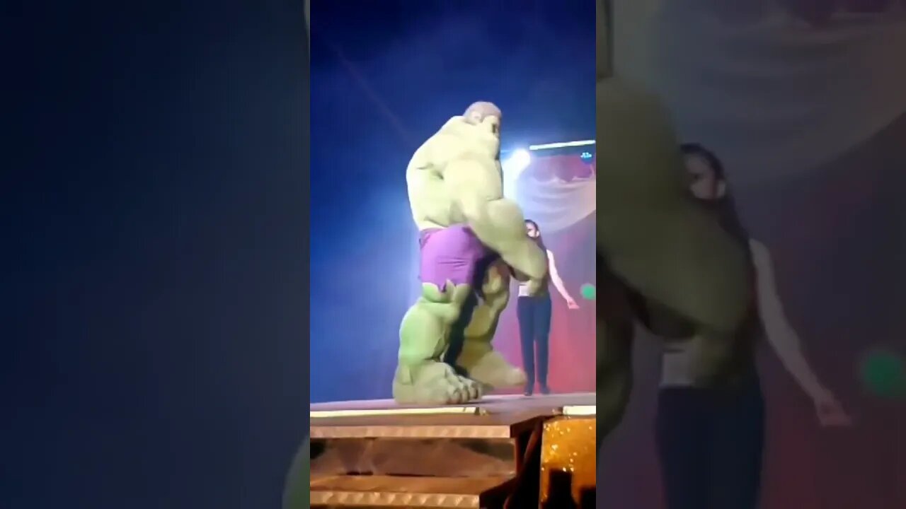 OS VINGADORES NO CIRCO DA ALEGRIA, DANÇANDO HULK, CAPITÃO AMÉRICA E HOMEM-ARANHA, LIKE 4