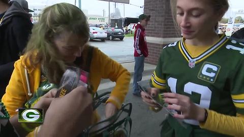 A green and gold birthday celebration