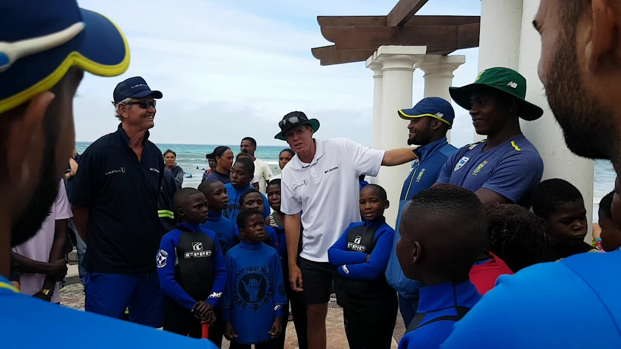 SOUTH AFRICA - Cape Town - Proteas players interact with Laureus, Waves for Change, kids (Video) (zSt)