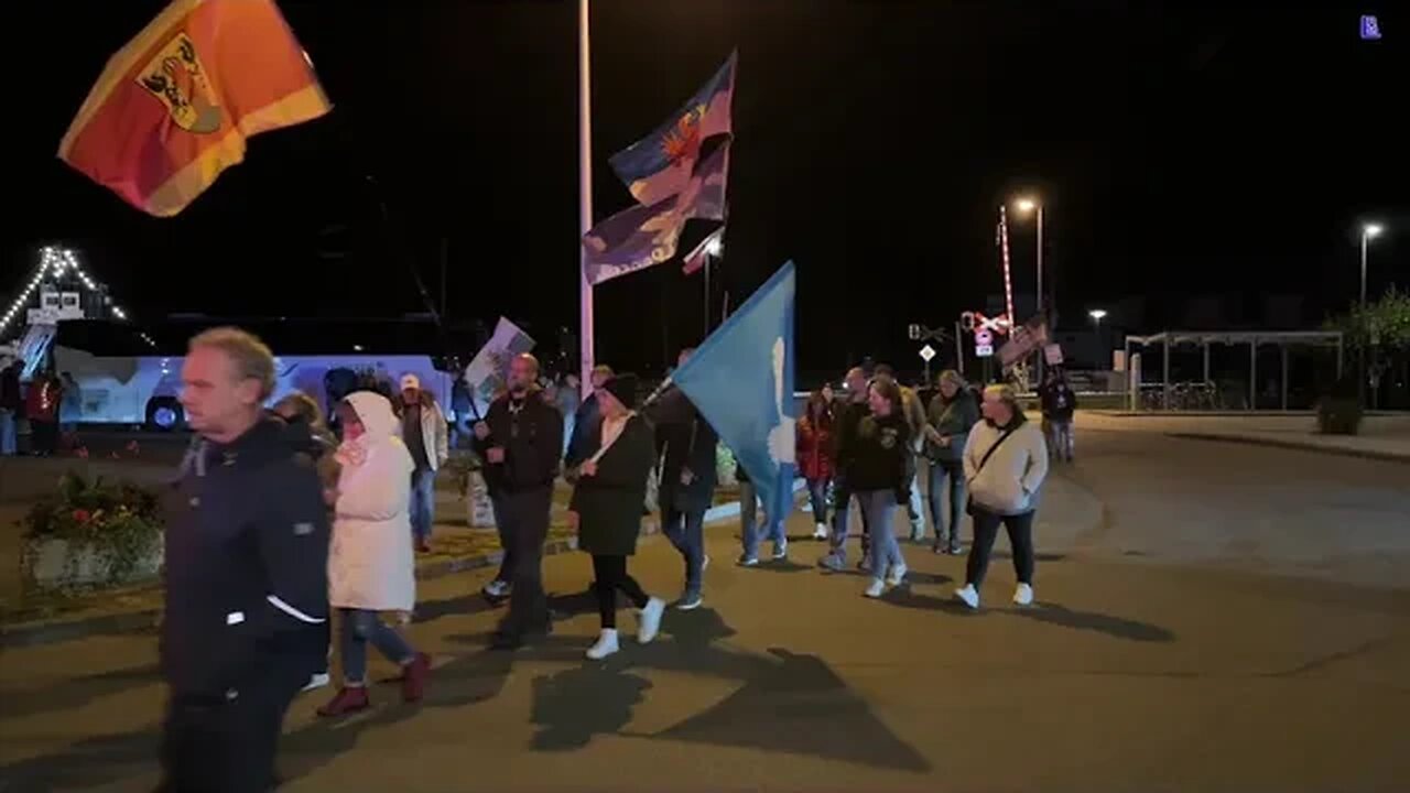 Wolgast - Der heutige Aufzug - Friedenstrommeln rufen zum Widerstand 10- 10-2023