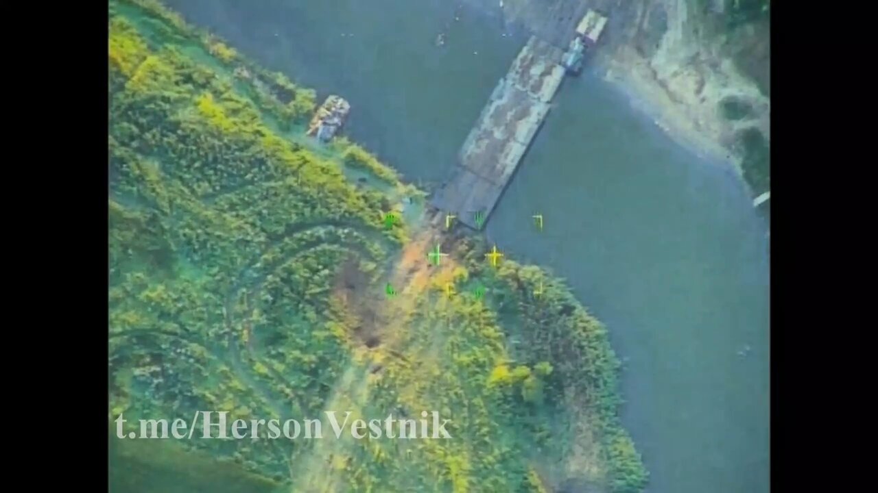 Ukrainian troops on foot try to escape Russian artillery but fail