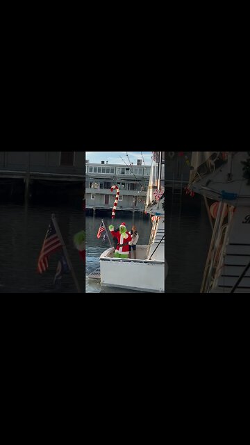 The Grinch who stole Mystic 🤣 #grinch #boatparade #shorts
