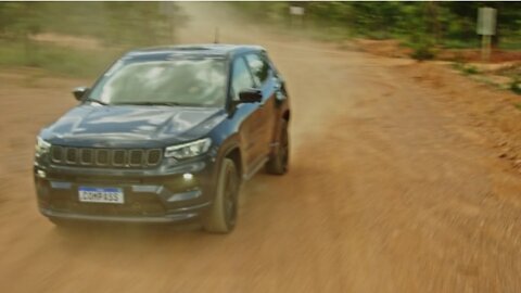 Em novo teaser, Jeep revela novo Jeep Compass 4xe por completo