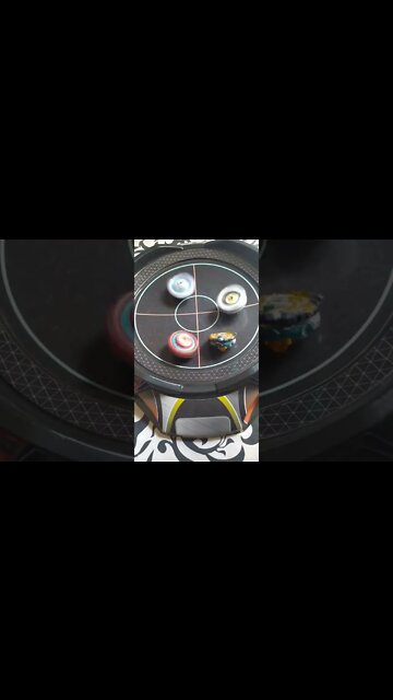 batalha de beyblade fafnir vs spriggan vs longinus vs raphael #batalhadebeyblade