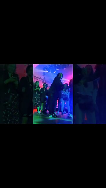 LES TWINS ｜ LARRY FREESTYLE TO BREAK YOUR NECK