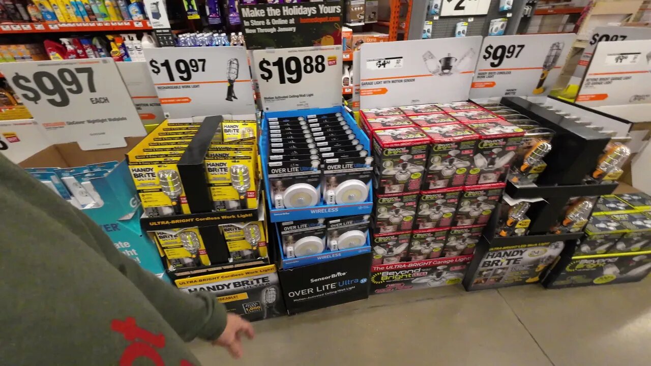 MASSIVE HOME DEPOT 4K Gift Section Last Minute Walk-Through