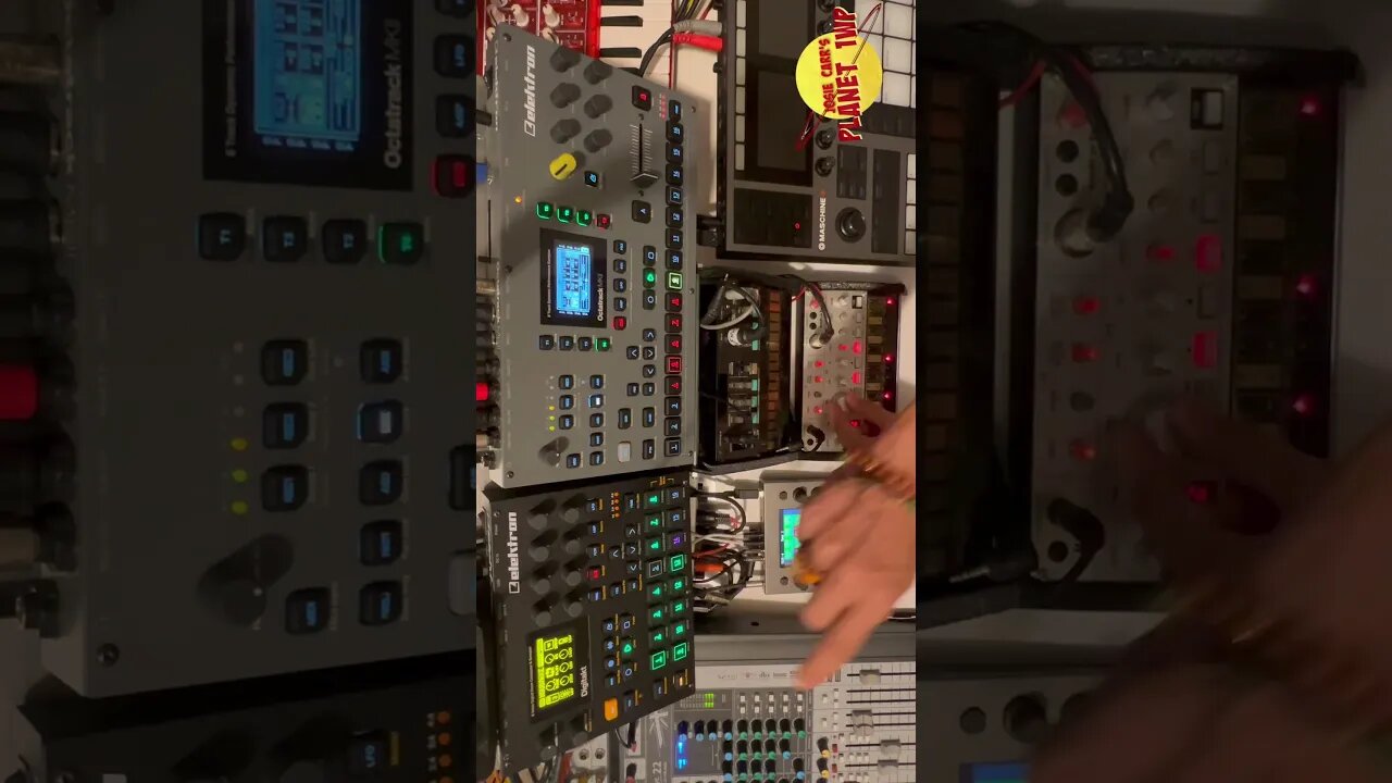 Deep Housing It: Octatrack, Digitakt, VolcaBass