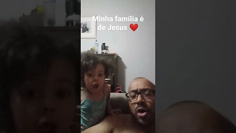 Família unida criança papai e mamãe cantando para Jesus #shorts #familyvlog #jesus #musica