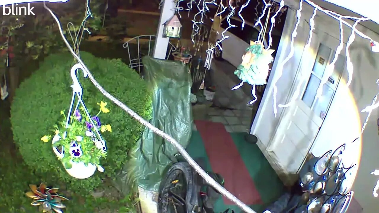 2_WEST_FLOODLIGHT_VIDEO_CAM_2023-04-26T22_01_04-0400.mp4